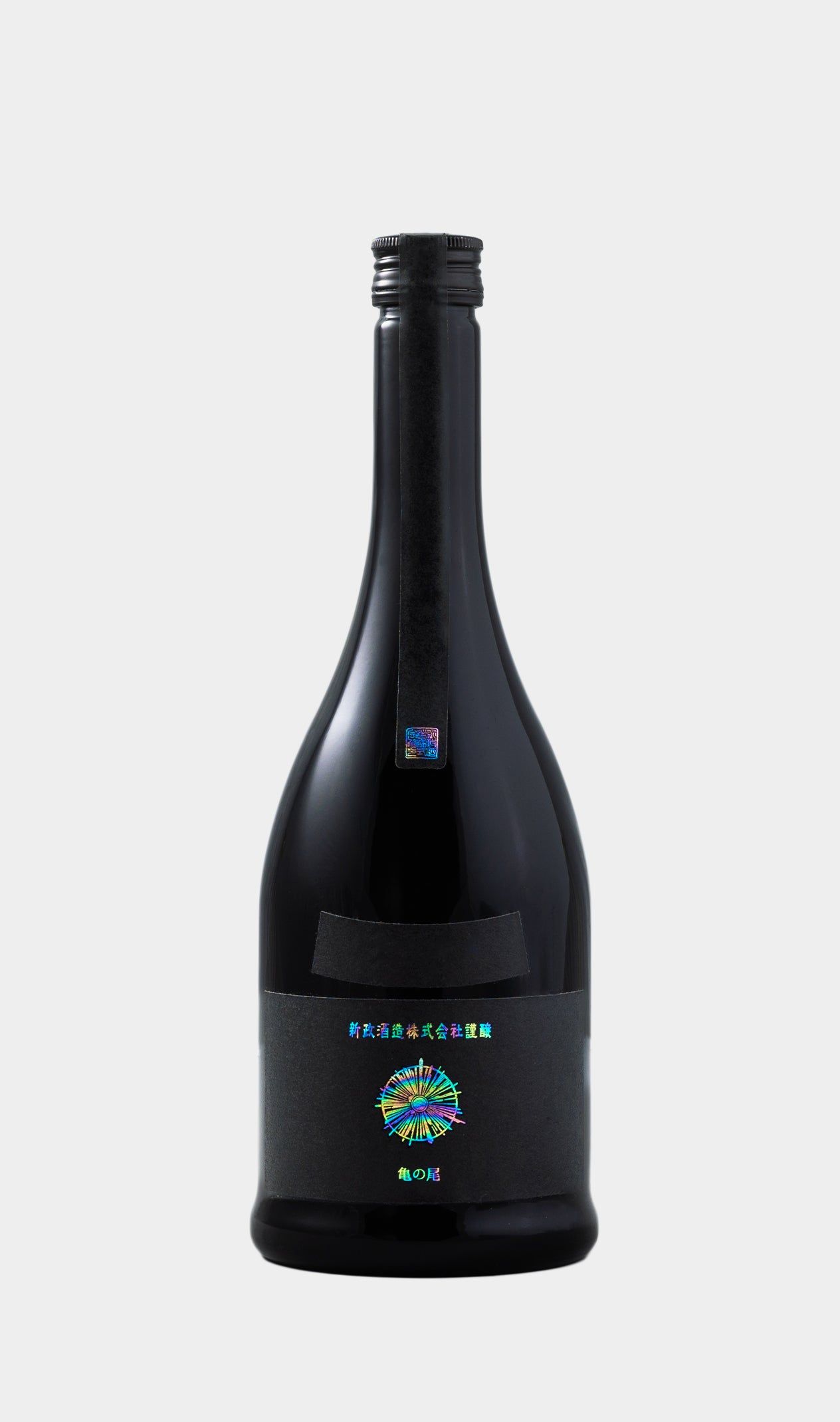 Aramasa Colors Ash Junmai Daiginjo sake bottle featuring refined minimalist label and high-end Japanese sake branding.